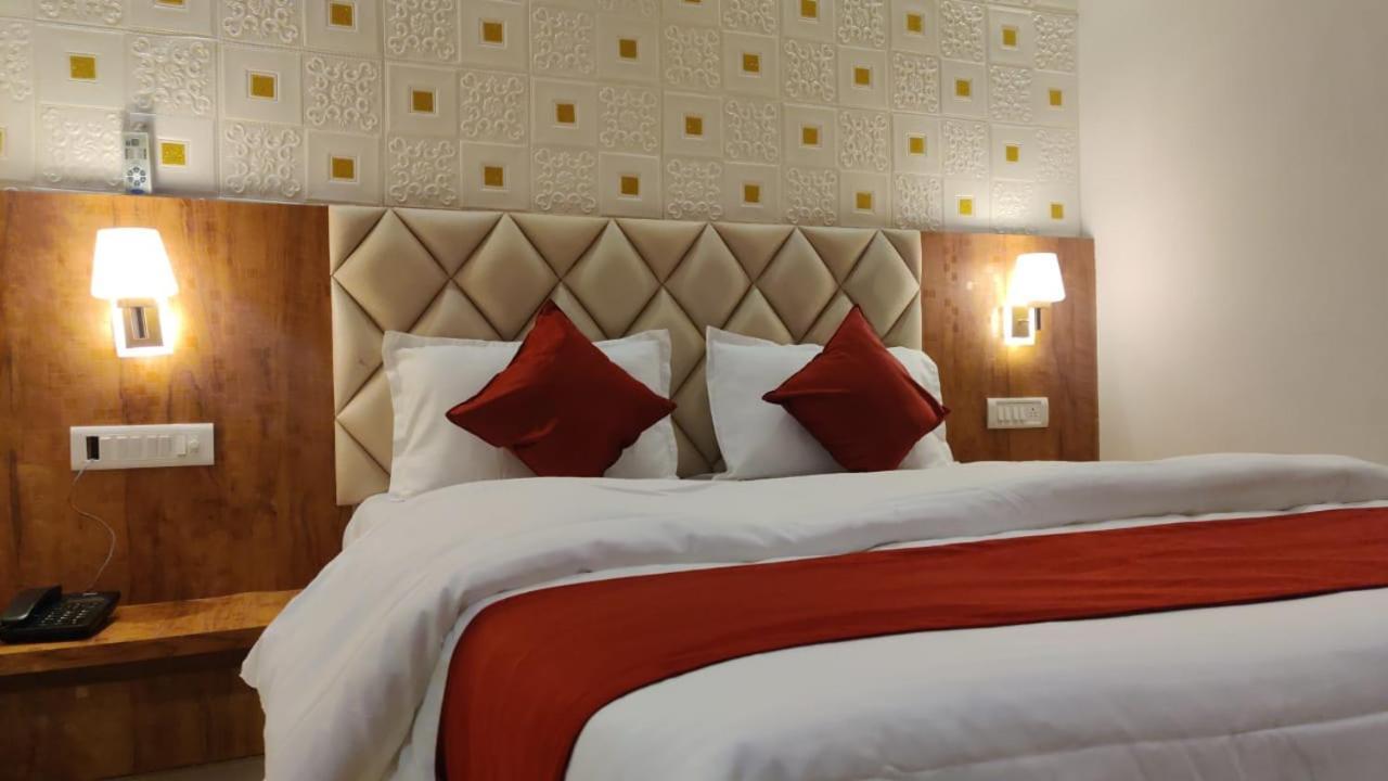 Hotel Relax Bhopal Buitenkant foto